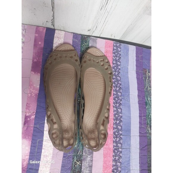 CROCS Adrina Women SZ 9 Laser Cut Bronze Peep Toe Slip On Jelly Ballet Flats - Picture 4 of 6